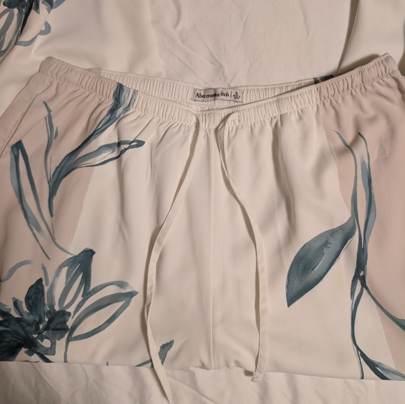 Abercrombie Drapey Floral Pants Small - Picture 4 of 9